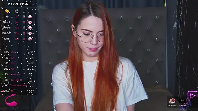 EmilyKents online show from February 4, 2025, 4:37 am