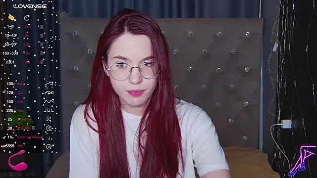 EmilyKents online show from February 18, 2025, 5:09 am