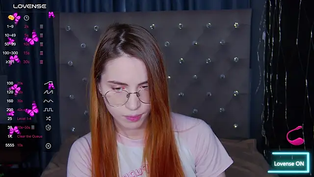 EmilyKents online show from September 12, 2025, 1:49 am