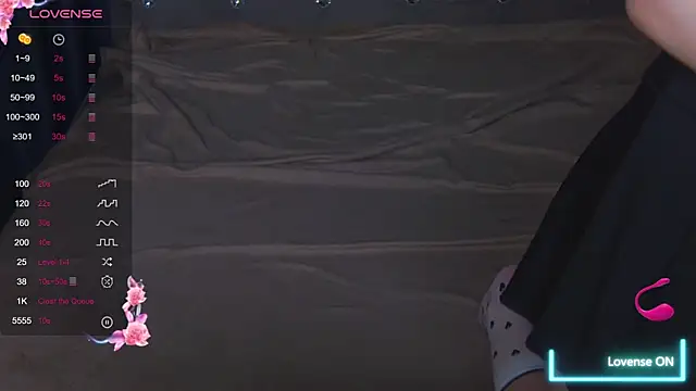 EmilyKents online show from September 29, 2025, 1:44 am