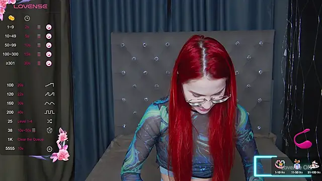 EmilyKents online show from October 9, 2025, 1:47 am