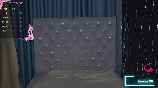 EmilyKents online show from October 10, 2025, 1:04 am