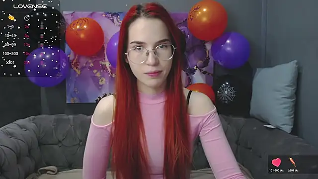 EmilyKents online show from October 28, 2025, 1:20 am