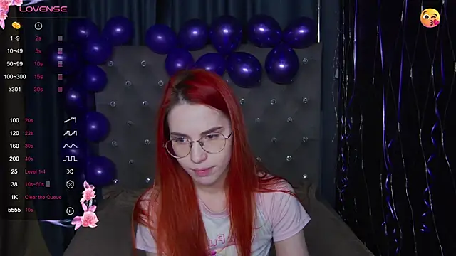 EmilyKents online show from November 8, 2025, 12:44 am