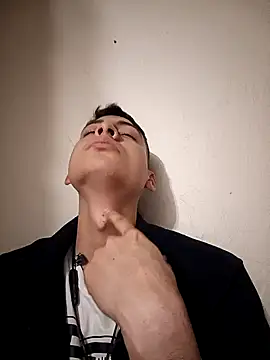 Snapshot of zxcalientes chatting on January 1, 2025, 4:29 am zxcalientes online show from January 1, 2025, 4:29 am