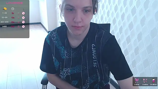 Snapshot of LisaHeart chatting on May 10, 2026, 10:09 am LisaHeart online show from May 10, 2026, 10:09 am