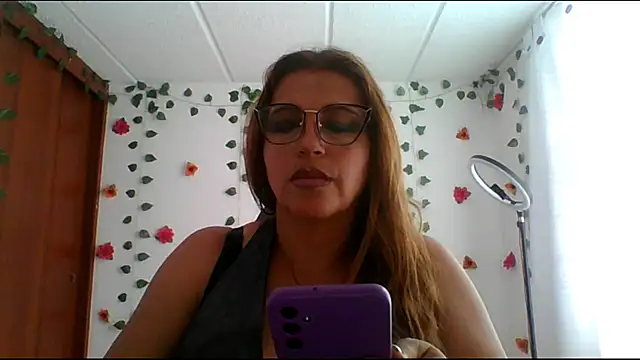 RossanaLionheart online show from March 15, 2025, 7:27 pm