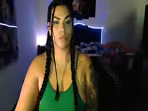 Snapshot of CarolinaRincon chatting on September 18, 2025, 9:39 pm CarolinaRincon online show from September 18, 2025, 9:39 pm