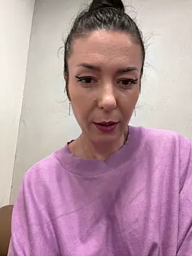 Snapshot of eveangelll chatting on February 1, 2025, 10:37 am eveangelll online show from February 1, 2025, 10:37 am