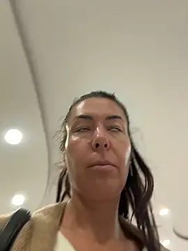 Snapshot of eveangelll chatting on October 8, 2025, 6:11 am eveangelll online show from October 8, 2025, 6:11 am