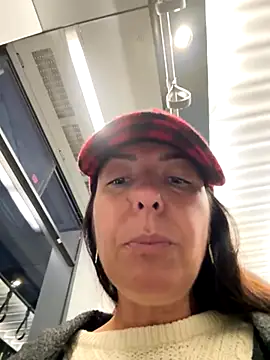 Snapshot of eveangelll chatting on October 13, 2025, 4:01 am eveangelll online show from October 13, 2025, 4:01 am