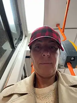 Snapshot of eveangelll chatting on October 15, 2025, 4:01 am eveangelll online show from October 15, 2025, 4:01 am