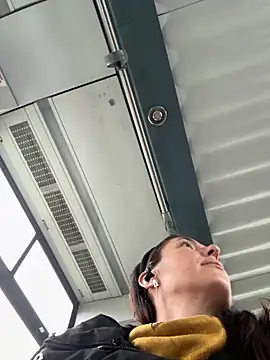 Snapshot of eveangelll chatting on November 12, 2025, 8:04 am eveangelll online show from November 12, 2025, 8:04 am