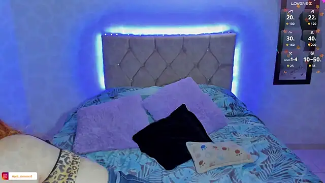 April sommer1 online show from October 10, 2025, 9:41 am