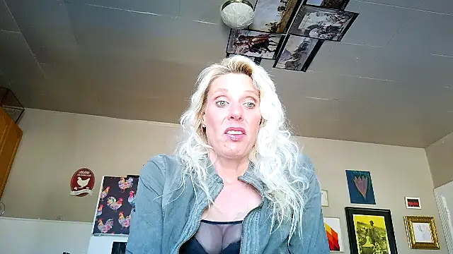 Glamazonx online show from January 18, 2026, 7:06 pm