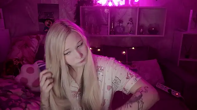 MeowkaKitty online show from January 13, 2026, 2:06 am