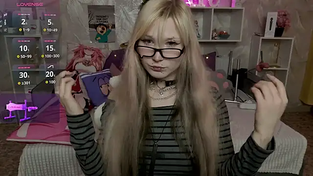 MeowkaKitty online show from April 1, 2026, 1:28 am