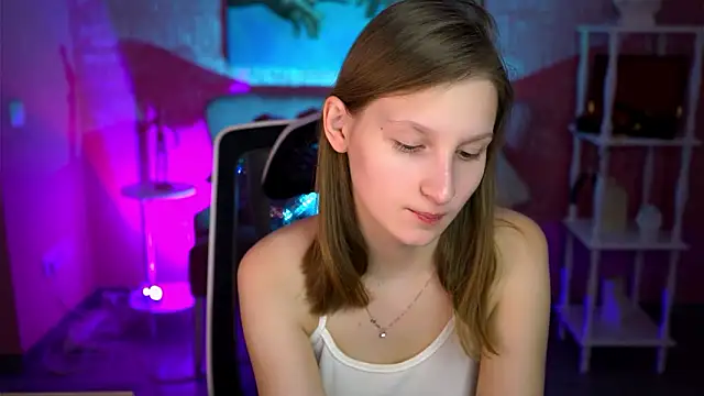 EllaHorton online show from March 1, 2026, 9:44 am