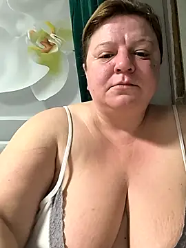 jusichka online show from November 24, 2025, 6:40 pm