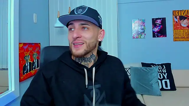 Snapshot of Drako_Lamar chatting on December 18, 2024, 12:29 pm Drako Lamar online show from December 18, 2024, 12:29 pm
