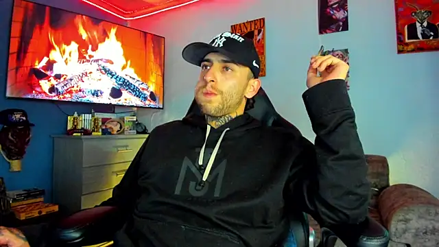 Snapshot of Drako_Lamar chatting on February 17, 2026, 12:07 am Drako Lamar online show from February 17, 2026, 12:07 am