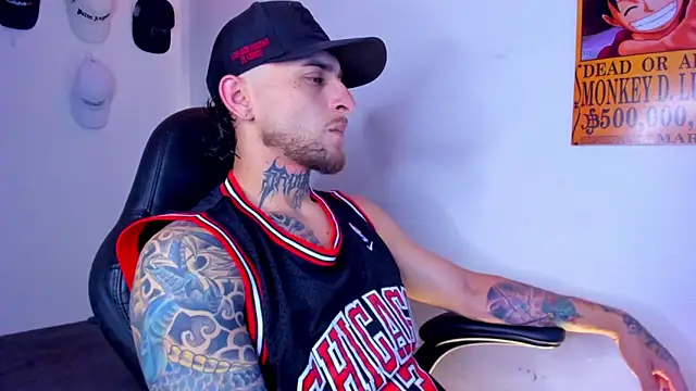 Snapshot of Drako_Lamar chatting on April 4, 2026, 9:23 pm Drako Lamar online show from April 4, 2026, 9:23 pm