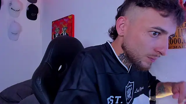 Snapshot of Drako_Lamar chatting on April 8, 2026, 2:00 am Drako Lamar online show from April 8, 2026, 2:00 am