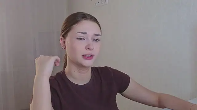 CharryClim online show from November 11, 2025, 4:12 am