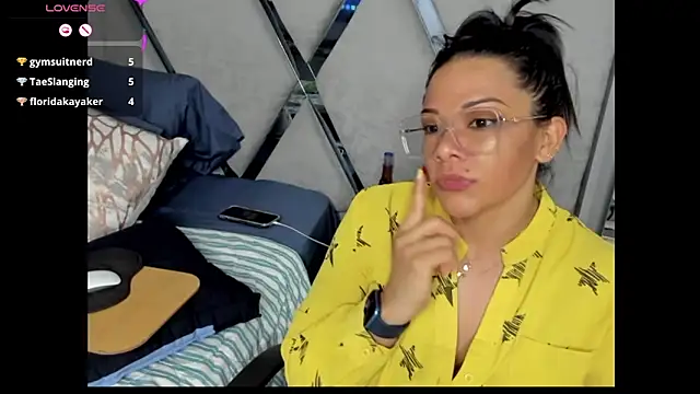 Snapshot of paula_daniela1 chatting on December 9, 2024, 11:45 pm paula daniela1 online show from December 9, 2024, 11:45 pm