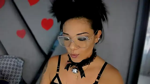 Snapshot of paula_daniela1 chatting on February 16, 2025, 9:16 pm paula daniela1 online show from February 16, 2025, 9:16 pm
