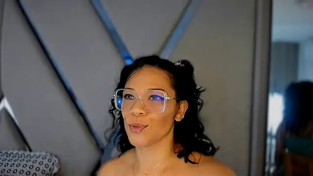 Snapshot of paula_daniela1 chatting on March 22, 2025, 9:53 pm paula daniela1 online show from March 22, 2025, 9:53 pm
