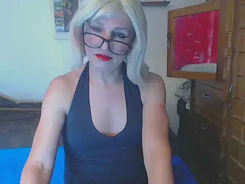 Snapshot of LorenJade chatting on March 20, 2025, 7:14 am LorenJade online show from March 20, 2025, 7:14 am