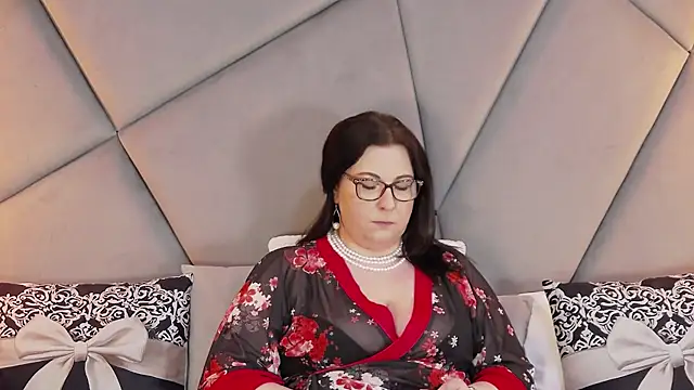 Snapshot of AryaEve chatting on February 12, 2026, 6:52 am AryaEve online show from February 12, 2026, 6:52 am