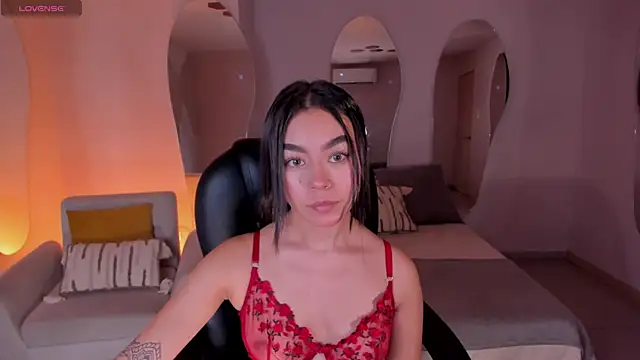 GigiLee  online show from December 8, 2024, 11:51 pm