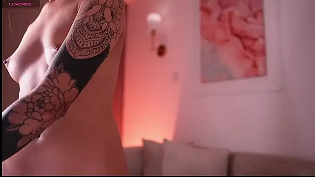 GigiLee  online show from February 7, 2025, 2:19 am