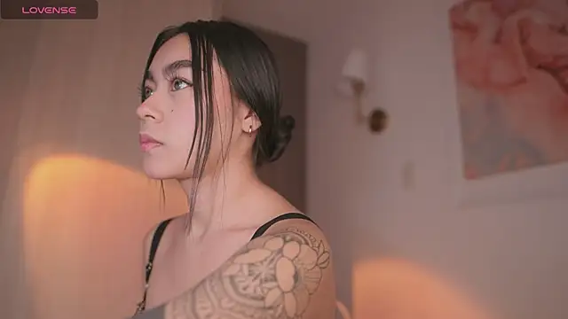 GigiLee  online show from October 14, 2025, 10:32 pm