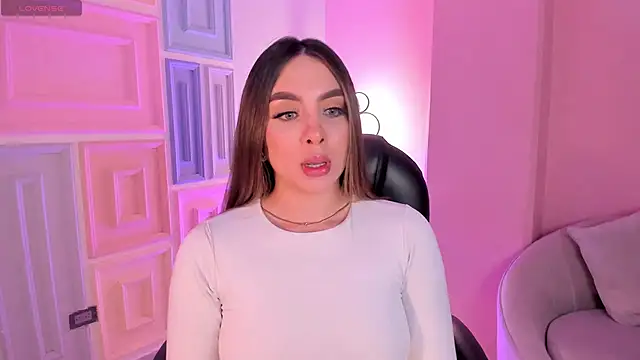 Snapshot of EloisaOlivero chatting on September 15, 2025, 11:54 am EloisaOlivero online show from September 15, 2025, 11:54 am