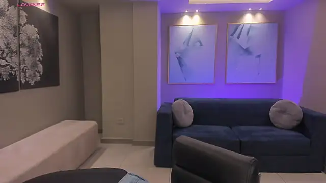 Snapshot of EloisaOlivero chatting on October 28, 2025, 6:21 pm EloisaOlivero online show from October 28, 2025, 6:21 pm