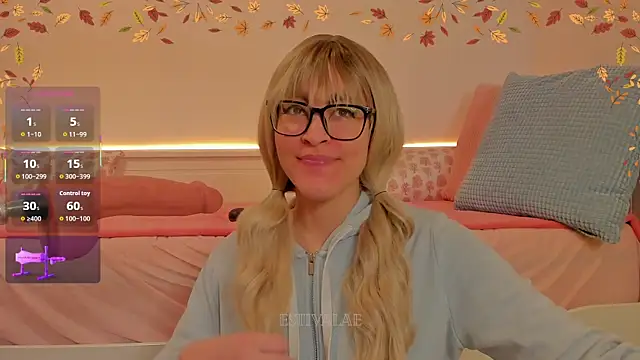 estivalae online show from October 16, 2025, 10:49 am