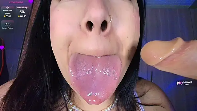 leahtemptation3 online show from October 5, 2025, 11:08 am