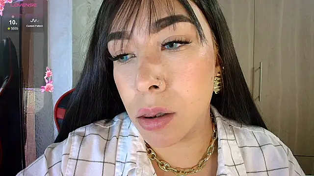 leahtemptation3 online show from May 15, 2026, 11:12 pm