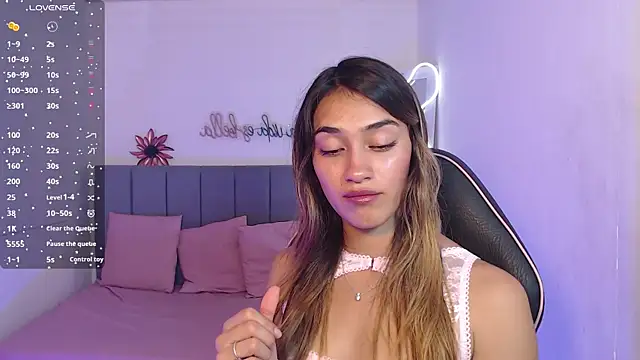 Jenner tay online show from May 26, 2026, 2:40 am