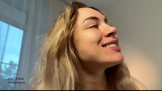 hotexclusive  online show from November 21, 2025, 4:44 am