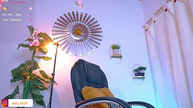 abbyhill27 online show from February 19, 2025, 5:16 am