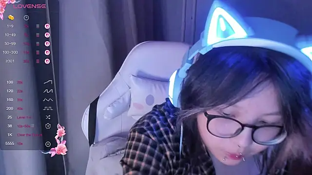 maydaykimmy online show from November 3, 2025, 9:05 pm