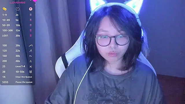 maydaykimmy online show from April 10, 2026, 9:41 pm