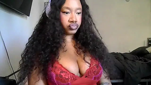 Snapshot of goddessdaisysky chatting on April 26, 2026, 5:32 pm goddessdaisysky online show from April 26, 2026, 5:32 pm