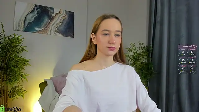 Snapshot of Sweett_Monica chatting on November 23, 2025, 1:05 am Sweett Monica online show from November 23, 2025, 1:05 am