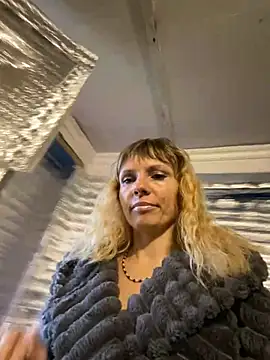 Snapshot of Anita-Smith chatting on December 10, 2024, 11:54 am Anita-Smith online show from December 10, 2024, 11:54 am