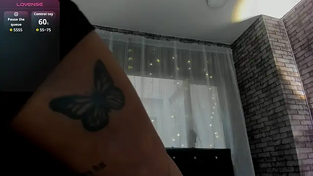 Snapshot of ivy_copper1 chatting on September 29, 2025, 8:35 pm ivy copper1 online show from September 29, 2025, 8:35 pm